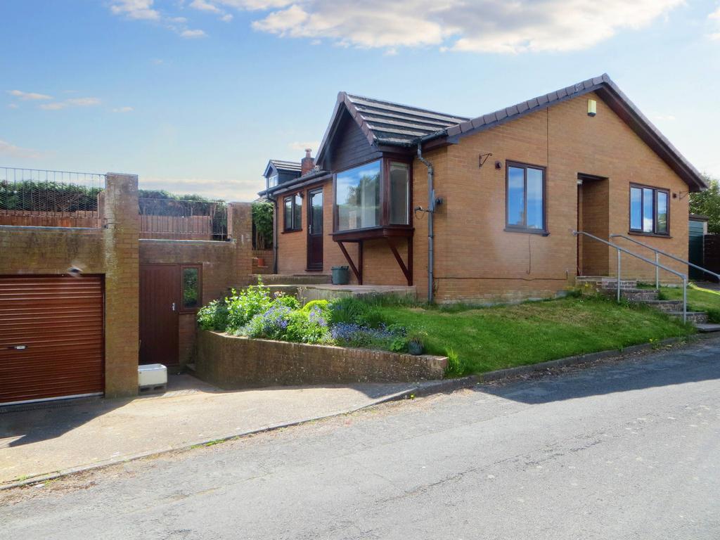 Bluebell Drive, Welshpool SY21 2 bed detached bungalow for sale £190,000