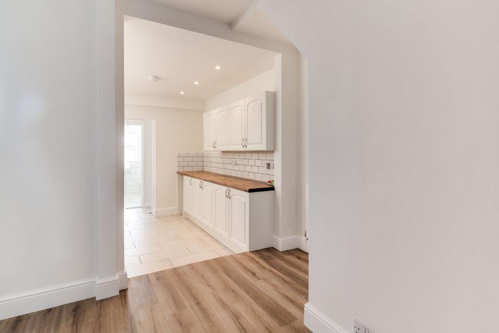 Darwin Road, Ipswich 3 bed terraced house £1,200 pcm (£277 pw)