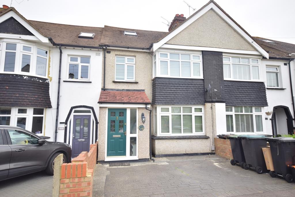 Barr Road Gravesend DA12 3 bed terraced house £1,650 pcm (£381 pw)