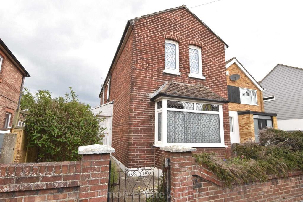 Grove Road, Hardway 3 bed detached house for sale £350,000