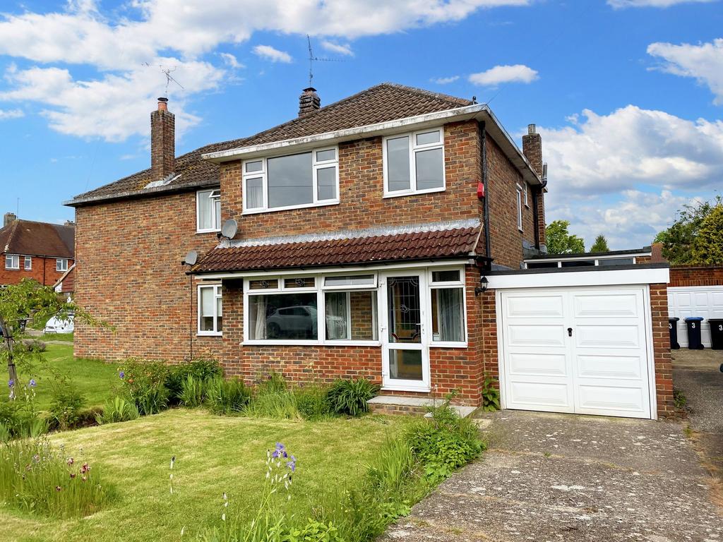Abbots Close, Hassocks, BN6 3 bed semidetached house for sale £400,000