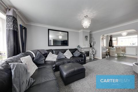 106 Woolmer Green, Basildon, SS15 5LW