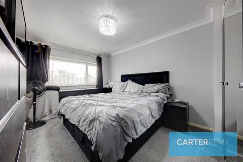 106 Woolmer Green, Basildon, SS15 5LW