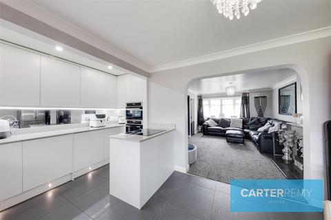 106 Woolmer Green, Basildon, SS15 5LW