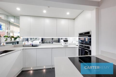 106 Woolmer Green, Basildon, SS15 5LW