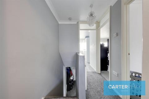 106 Woolmer Green, Basildon, SS15 5LW