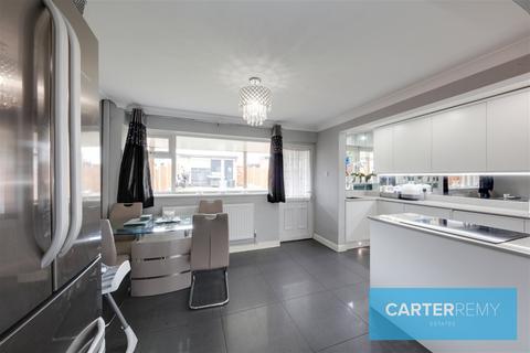 106 Woolmer Green, Basildon, SS15 5LW