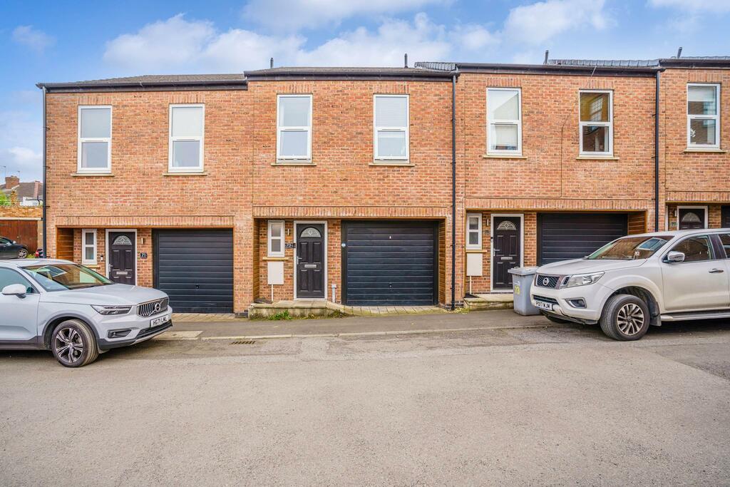 Statham Street, Macclesfield, SK11 6XL 3 bed terraced house for sale