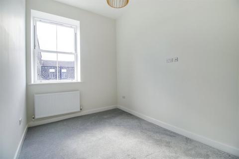 2 bedroom flat to rent, Low Green, Rawdon, Leeds, West Yorkshire, LS19