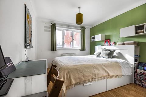 2 bedroom apartment to rent - Windsor,  Berkshire,  SL4