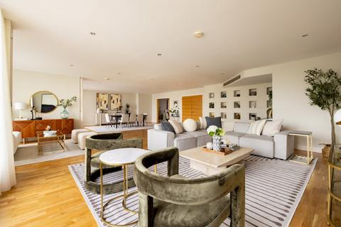 Courtyard House, Imperial Wharf, London