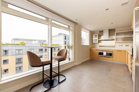 3 bedroom flat for sale, Courtyard House, Imperial Wharf, London
