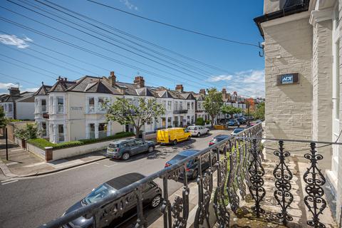 3 bedroom maisonette for sale, Hestercombe Avenue, Fulham, London