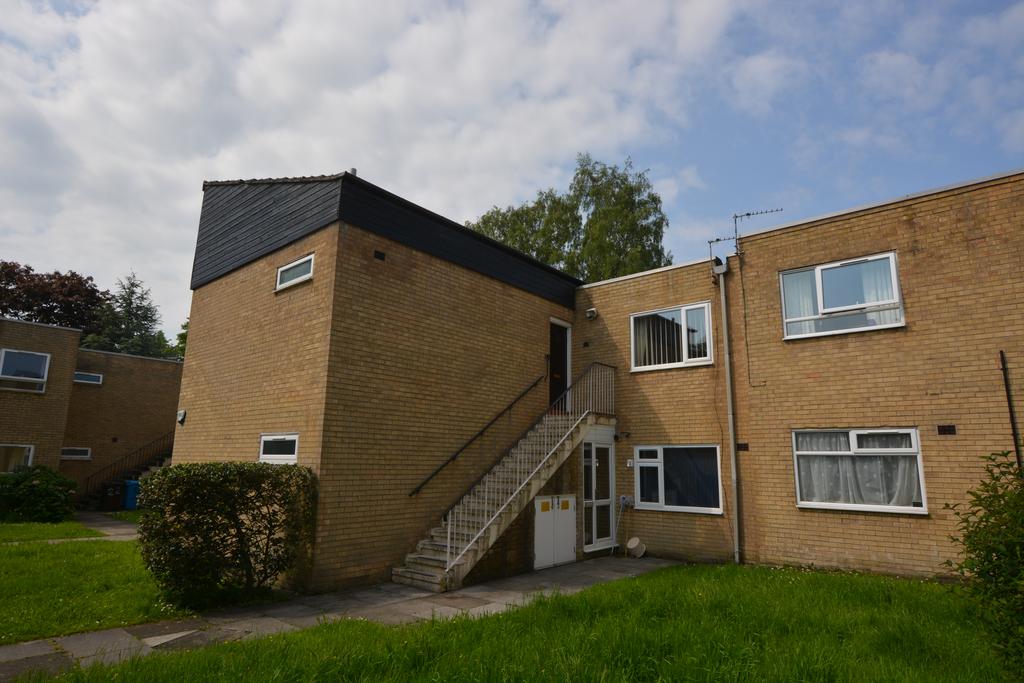 Close, Baguley M23 2 bed flat for sale £140,000