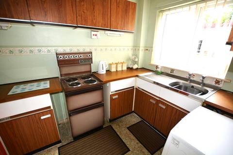 3 Farncombe Close, Manchester, M23 9FS