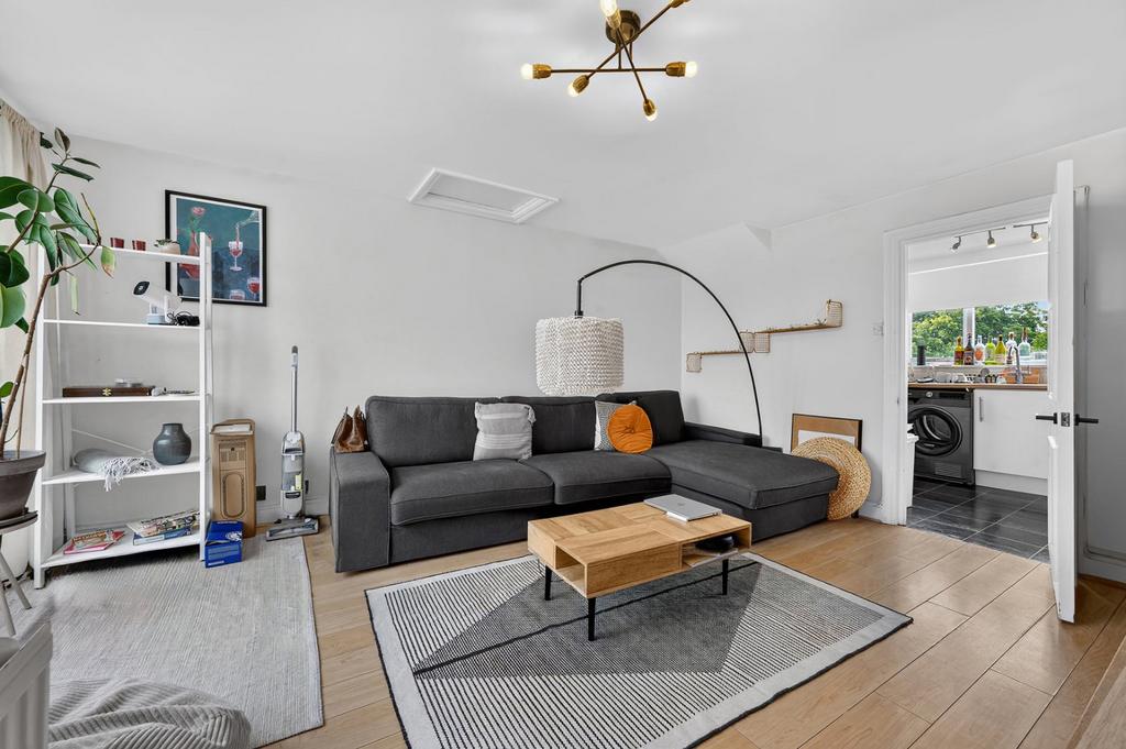 House in London - View 2