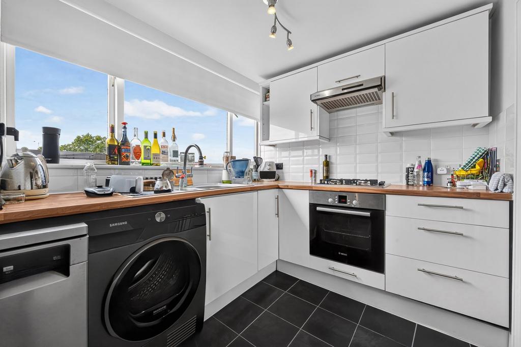 House in London - View 3