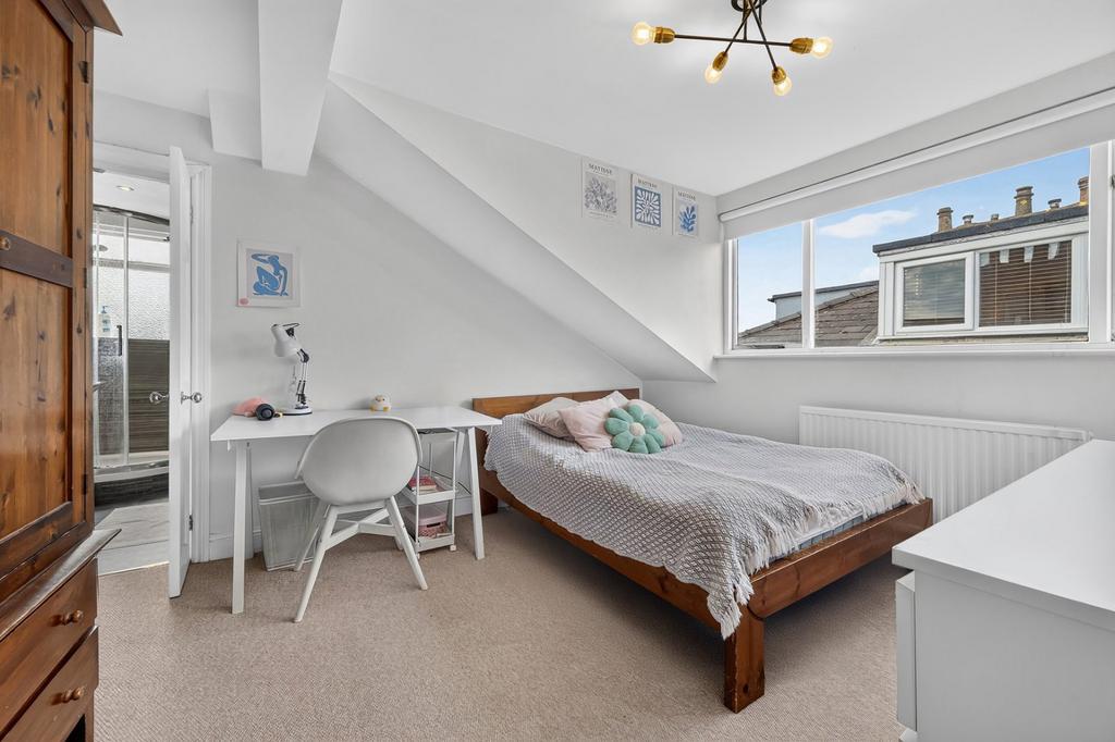 House in London - View 5
