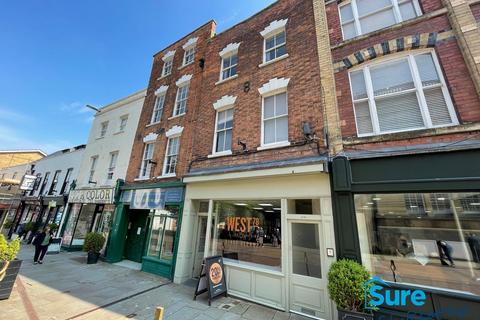 2 bedroom flat to rent, Westgate Street. GL1