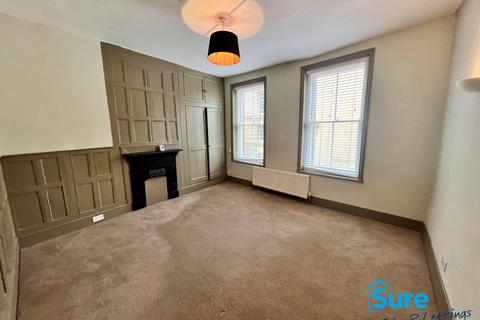 2 bedroom flat to rent, Westgate Street. GL1