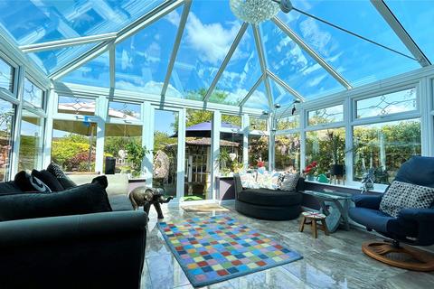 3 bedroom semi-detached house for sale - Shepherds Lane, Bracknell, Berkshire, RG42