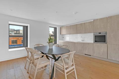 3 bedroom apartment to rent, Marquis Court, Marquis Road, Kings Cross NW1