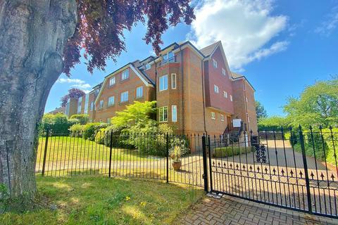 2 bedroom apartment to rent, Upper Edgeborough Road, Guildford, Surrey, GU1