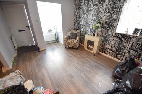 1 bedroom terraced house to rent, Howard Close, Luton, Bedfordshire, LU3 2PG