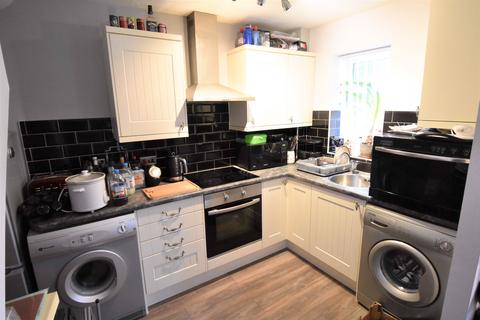1 bedroom terraced house to rent, Howard Close, Luton, Bedfordshire, LU3 2PG