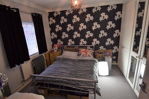 1 bedroom terraced house to rent, Howard Close, Luton, Bedfordshire, LU3 2PG