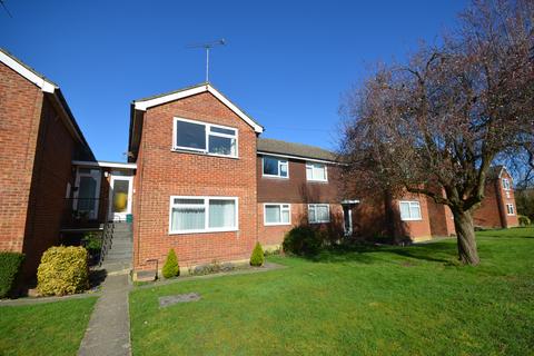 2 bedroom apartment to rent, Alfred Road, Farnham, Surrey, GU9