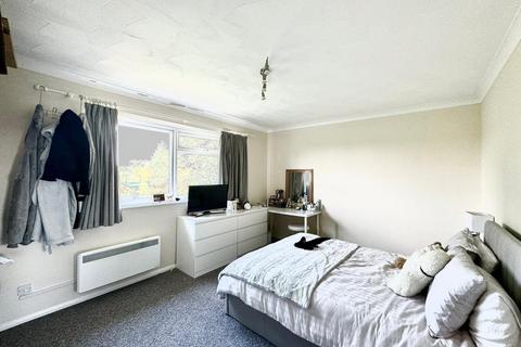 2 bedroom apartment to rent, Alfred Road, Farnham, Surrey, GU9