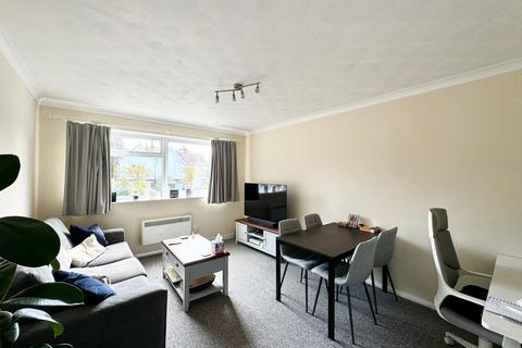 2 bedroom apartment to rent, Alfred Road, Farnham, Surrey, GU9