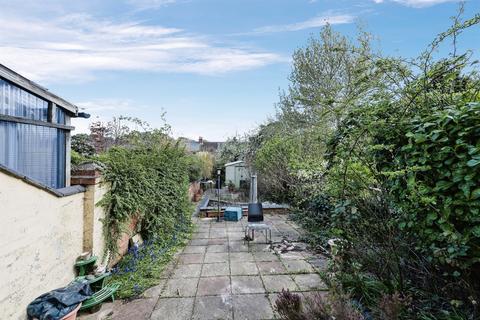 64 Balmoral Road, Northampton, NN2 6JZ
