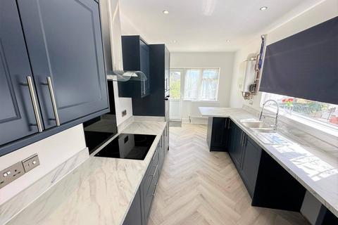 64 Balmoral Road, Northampton, NN2 6JZ