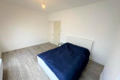 64 Balmoral Road, Northampton, NN2 6JZ
