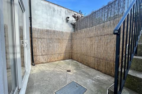 20a Cobham Street, Gravesend, DA11 0SB