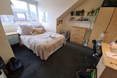 3 bedroom house to rent, Hessle Mount, Leeds