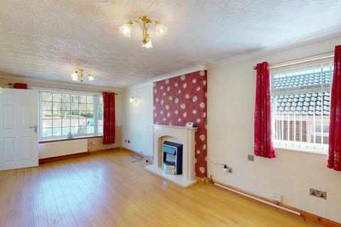 3 bedroom detached bungalow for sale - Abbeydale Oval, Kirkstall, Leeds, West Yorkshire