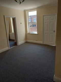 2 bedroom flat to rent, Denwick Avenue, Newcastle upon Tyne NE15