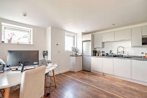 2 bedroom apartment for sale - Erebus Drive, London, SE28
