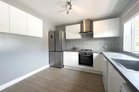 3 bedroom terraced house to rent, Valley Crescent, Wokingham, Berkshire, RG41