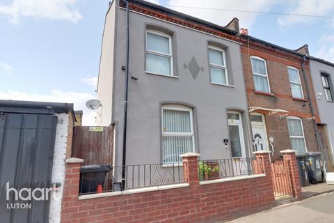 3 bedroom end of terrace house for sale - Clifton Road, Luton