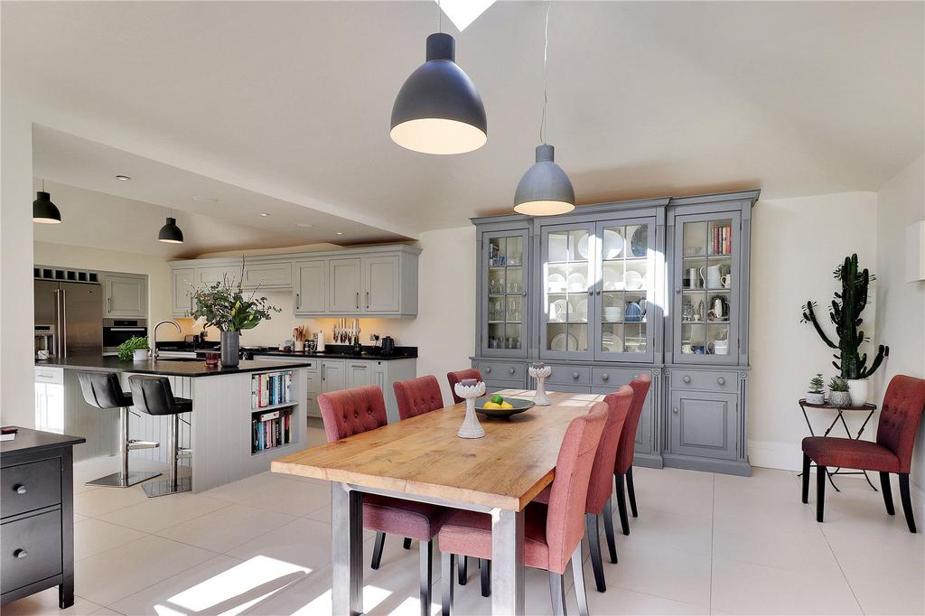 Kitchen/Breakfast Rm