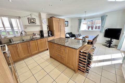 5 bedroom detached house for sale, Aspen Way, Soham