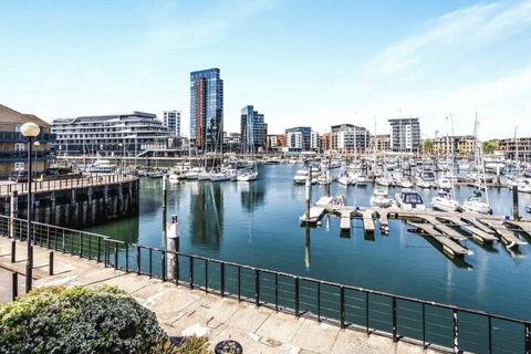 2 bedroom apartment to rent, Pacific Close, Southampton SO14
