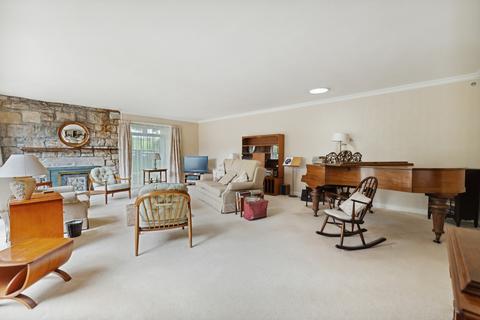 86 Busby Road, Clarkston, Glasgow, G76 9BJ