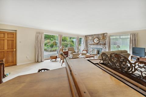86 Busby Road, Clarkston, Glasgow, G76 9BJ