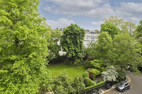 2 bedroom flat for sale, Cornwall Gardens, London, SW7