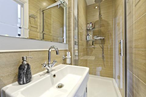 2 bedroom flat for sale, Cornwall Gardens, London, SW7